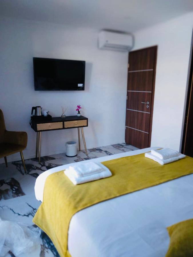 לינה וארוחת בוקר קלנצאנה A Casa Di Jo מראה חיצוני תמונה